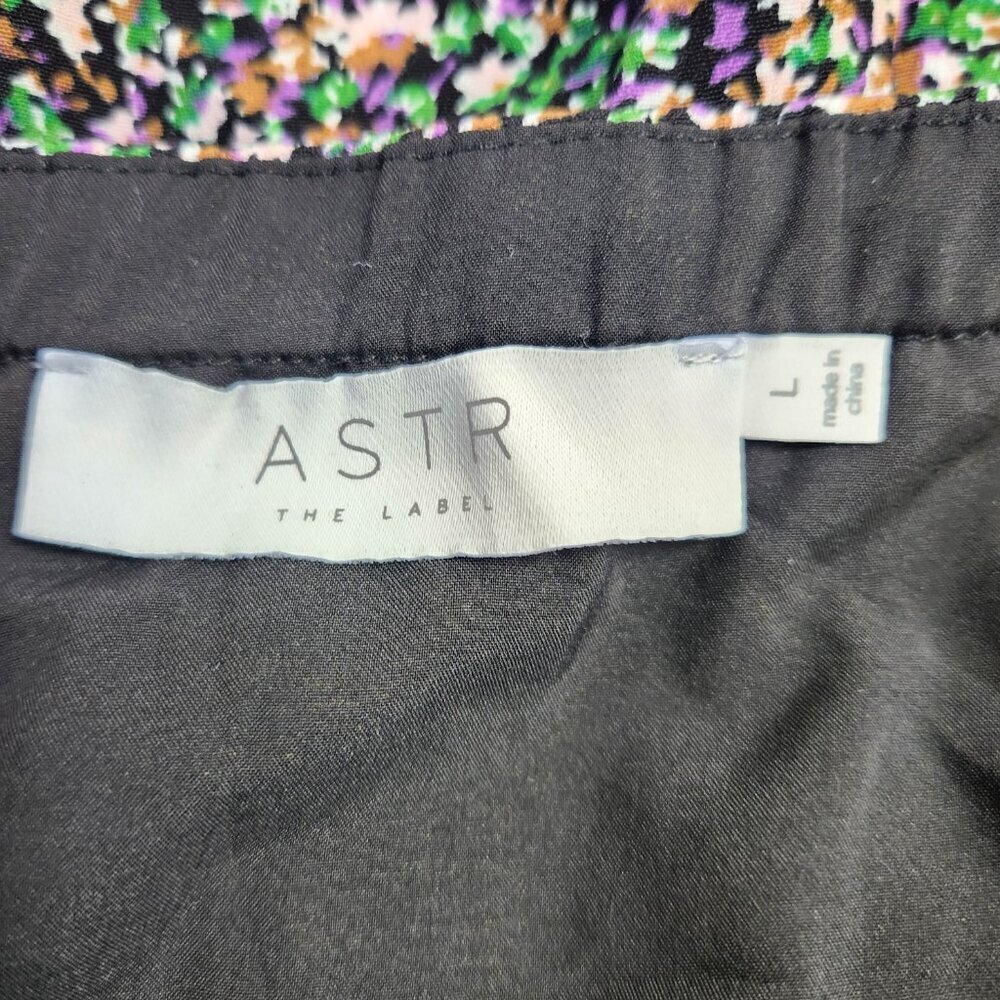 ASTR the Label Long Ruched Sleeve Livie Top in black green Ditsy Size Large NEW - Picture 10 of 16